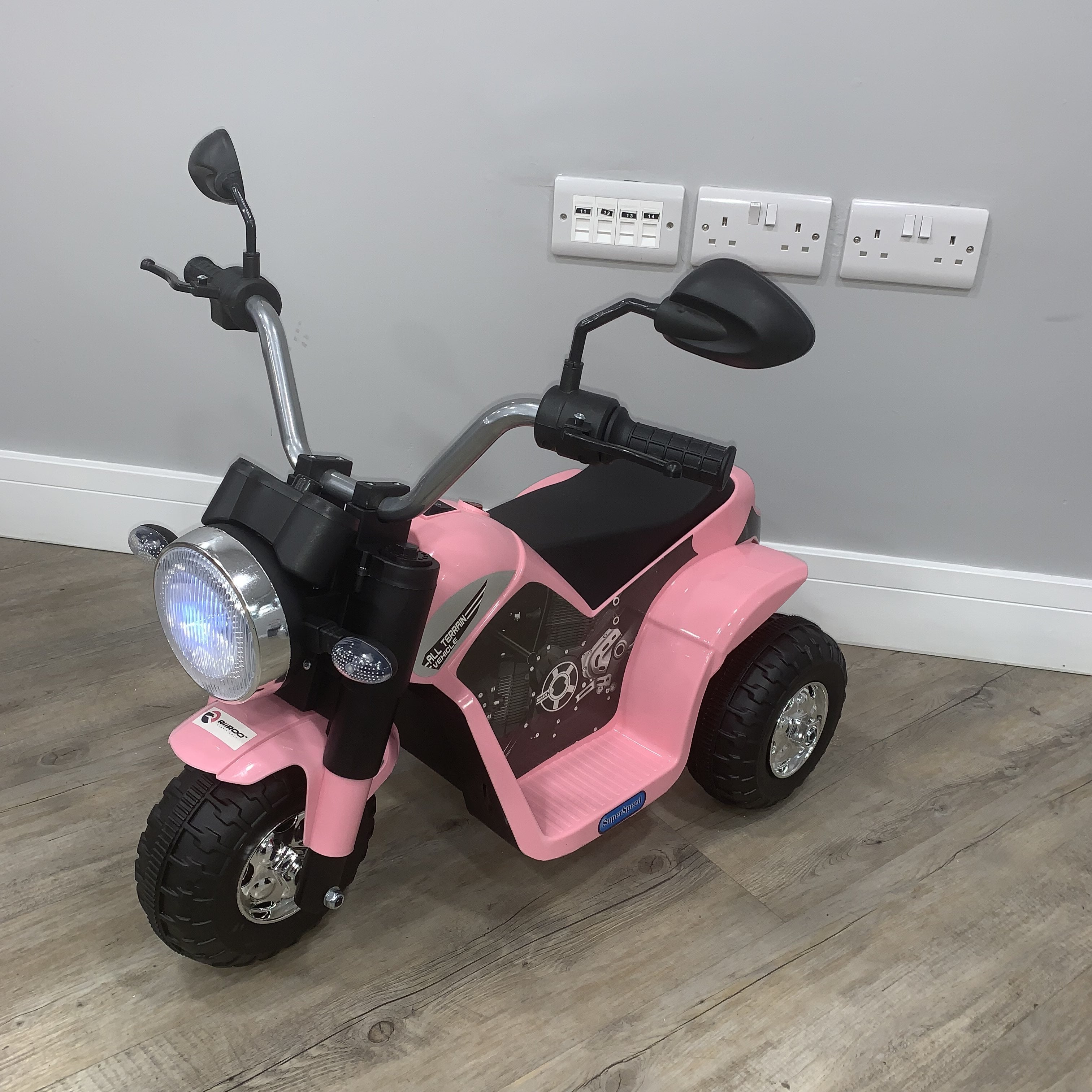 RiiRoo Ducati Chopper Style Kids 6V Battery Electric Ride On Motorbike/Trike