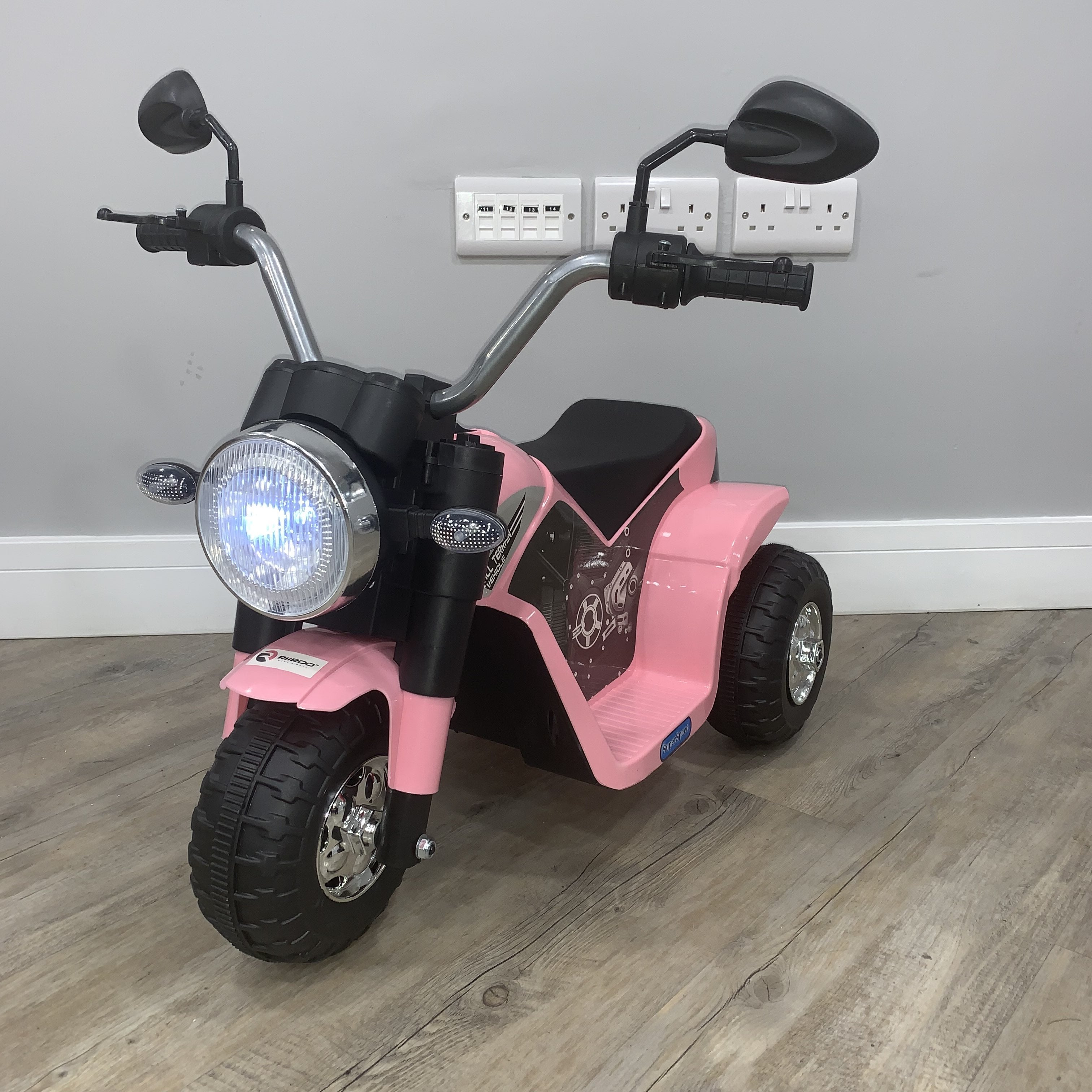 RiiRoo Ducati Chopper Style Kids 6V Battery Electric Ride On Motorbike/Trike